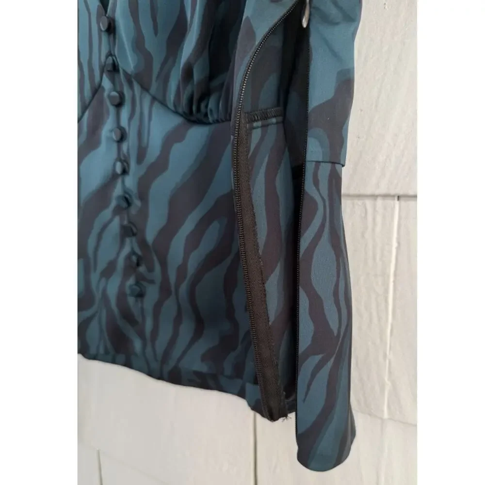 J. Crew Women 4 Charmeuse Satin Abstract Zebra Print Popover Blouse Artsy Sultry
